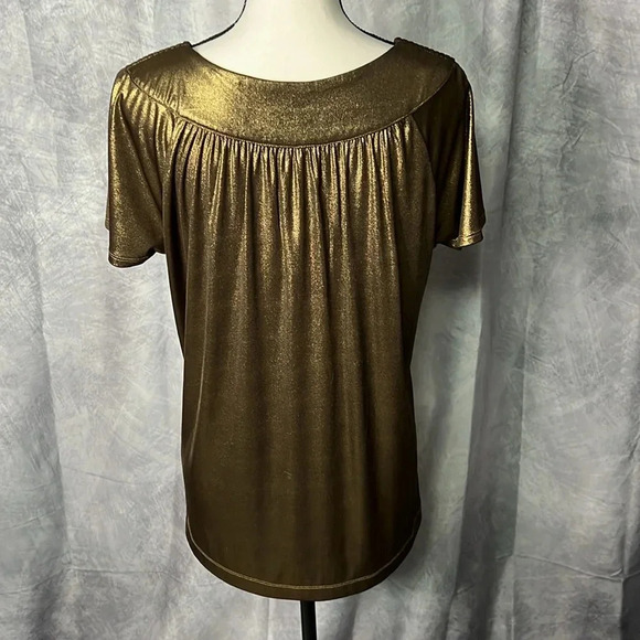 Dana Buchman Gold Metallic Scoop Neck Short Sleeved Blouse - size Small - Picture 5 of 11